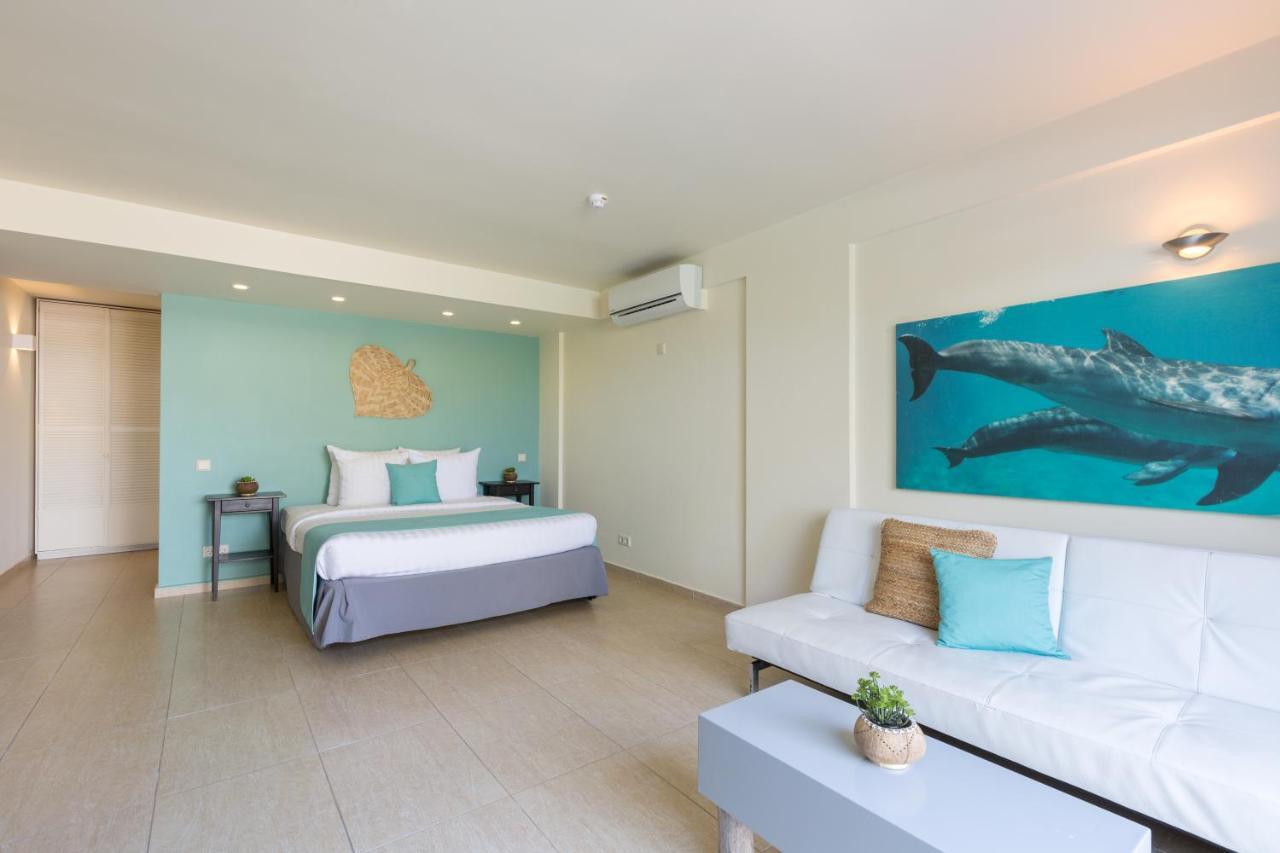 Dolphin Suites & Wellness Curacao Виллемстад Экстерьер фото