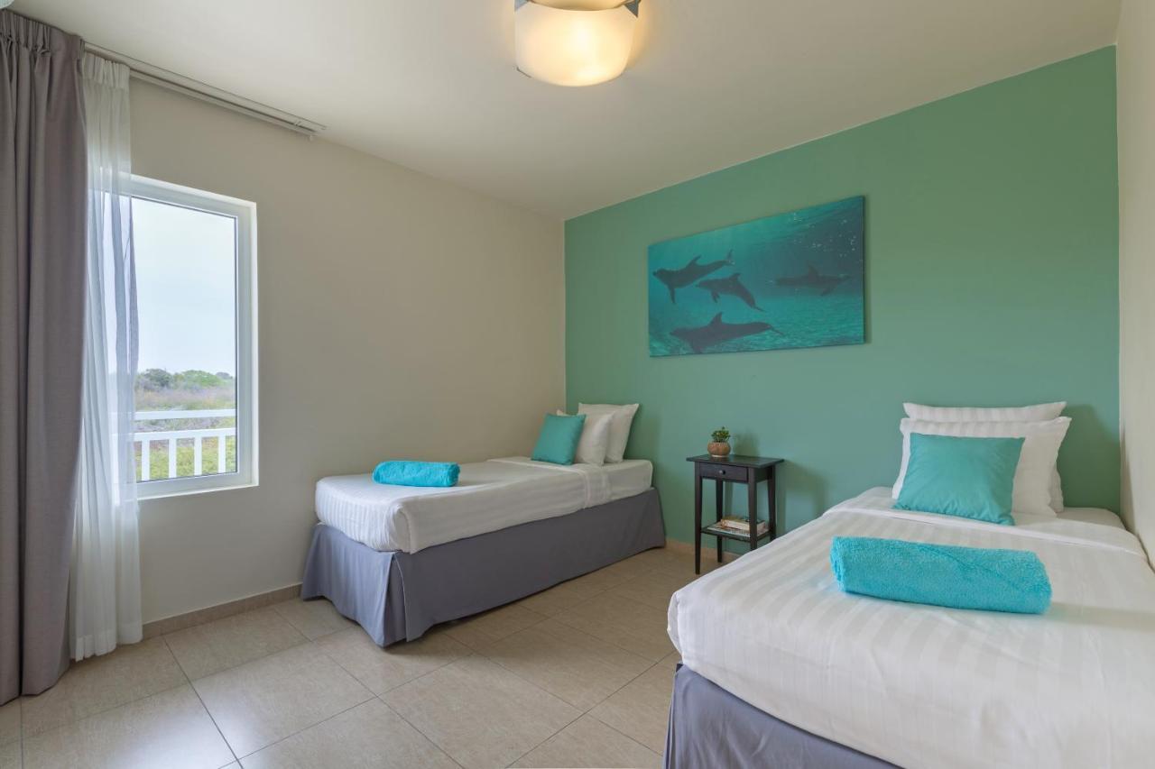 Dolphin Suites & Wellness Curacao Виллемстад Экстерьер фото