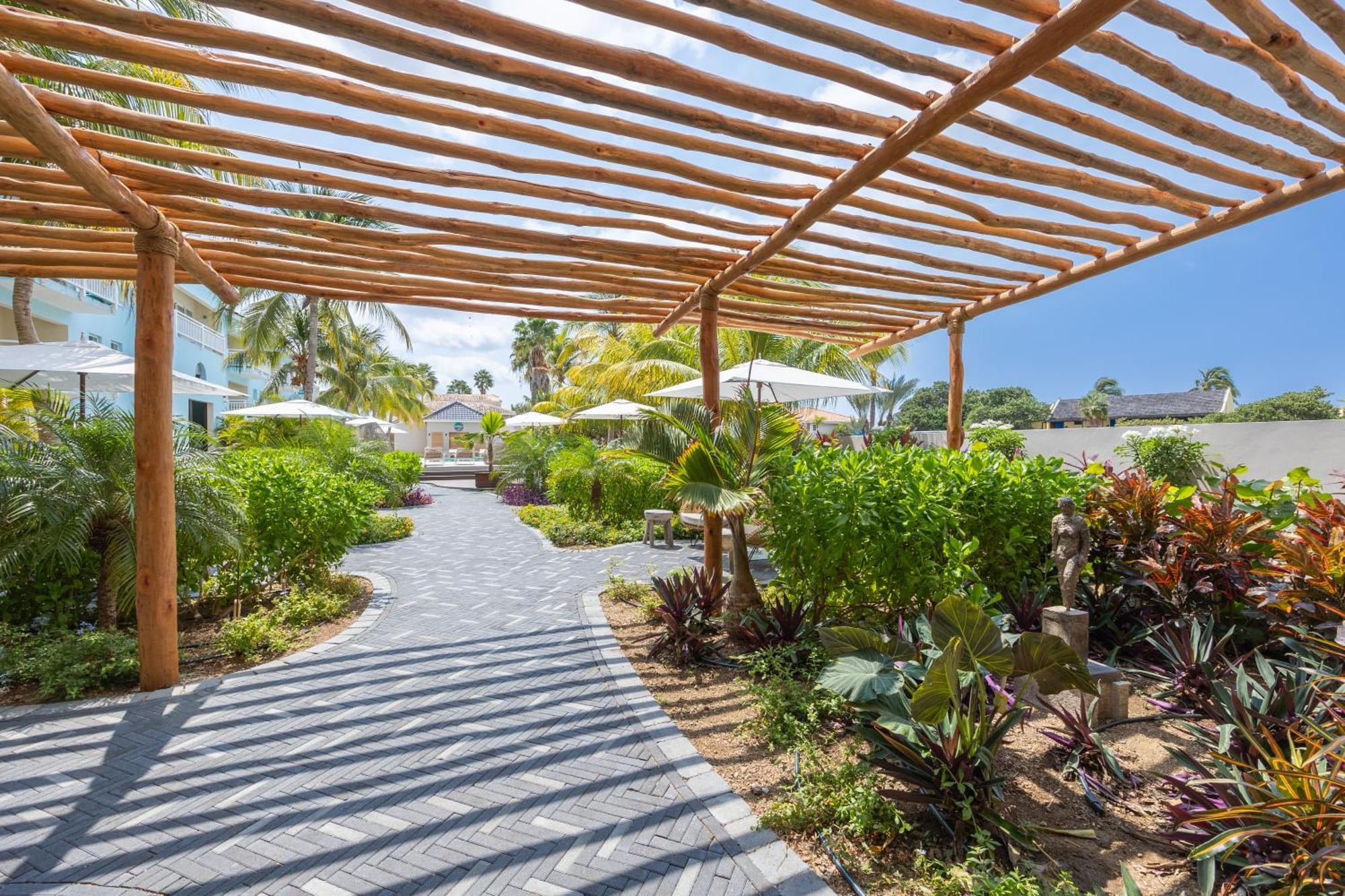 Dolphin Suites & Wellness Curacao Виллемстад Экстерьер фото