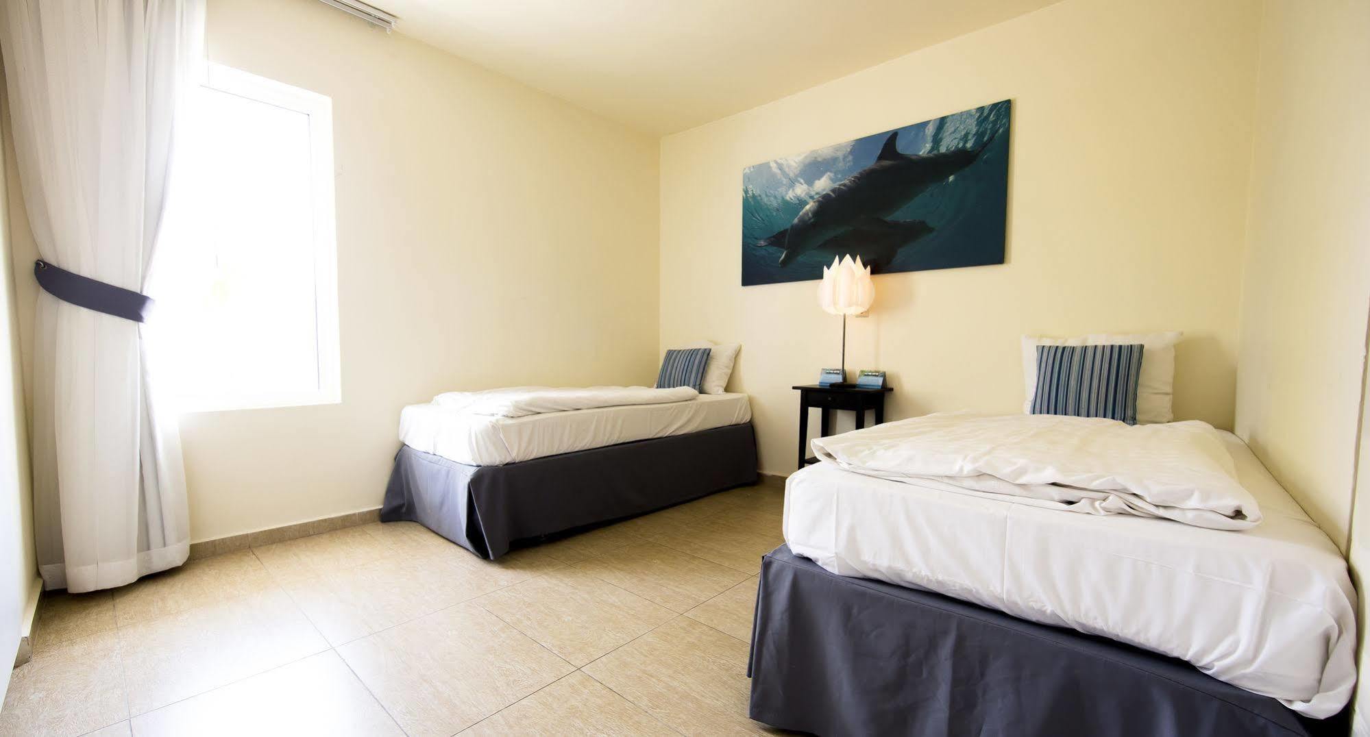 Dolphin Suites & Wellness Curacao Виллемстад Экстерьер фото