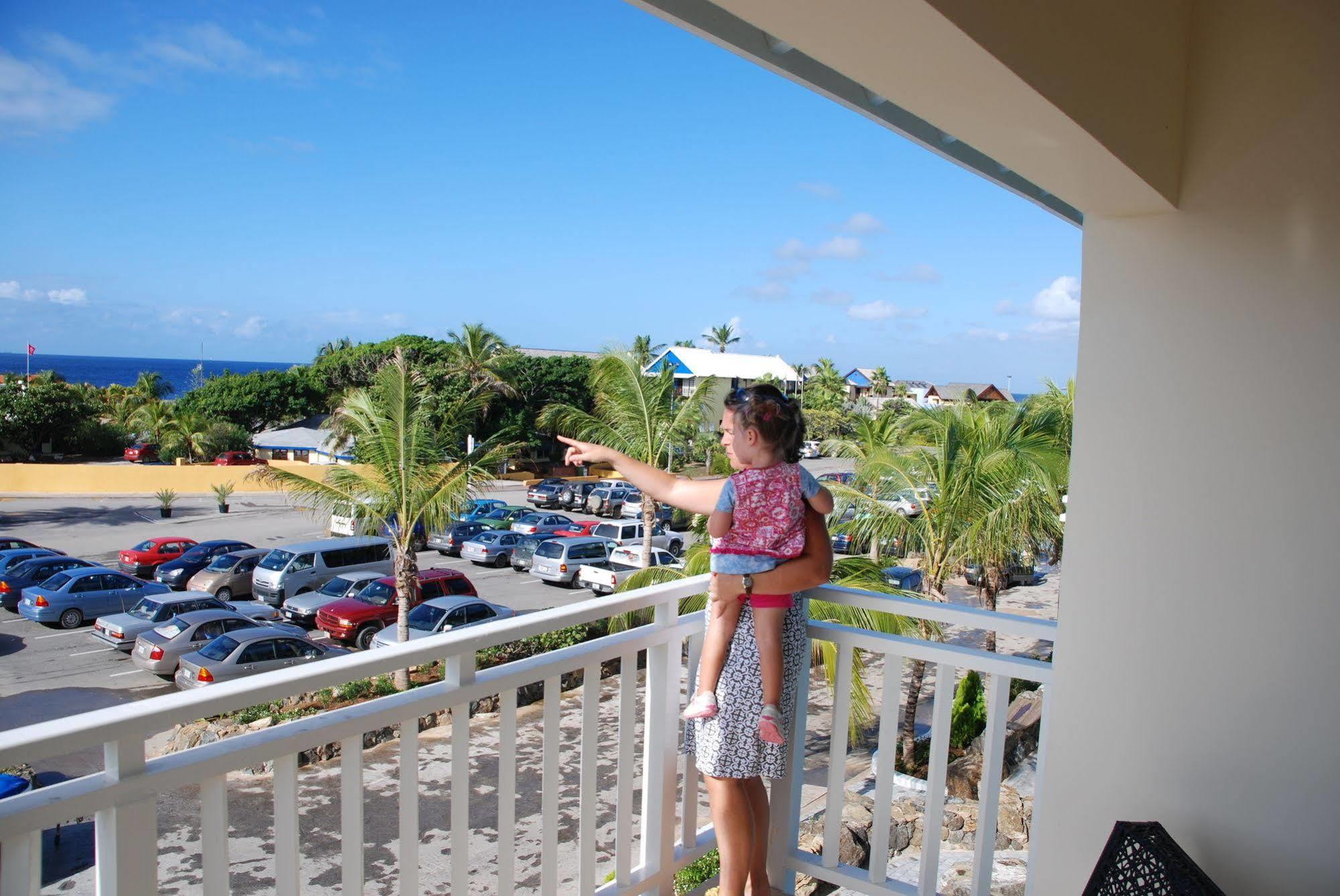 Dolphin Suites & Wellness Curacao Виллемстад Экстерьер фото