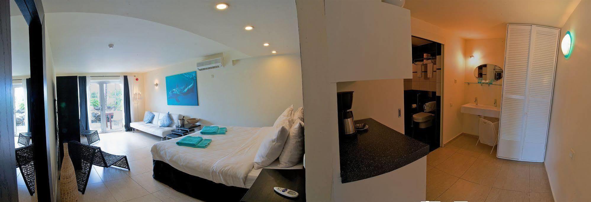 Dolphin Suites & Wellness Curacao Виллемстад Номер фото