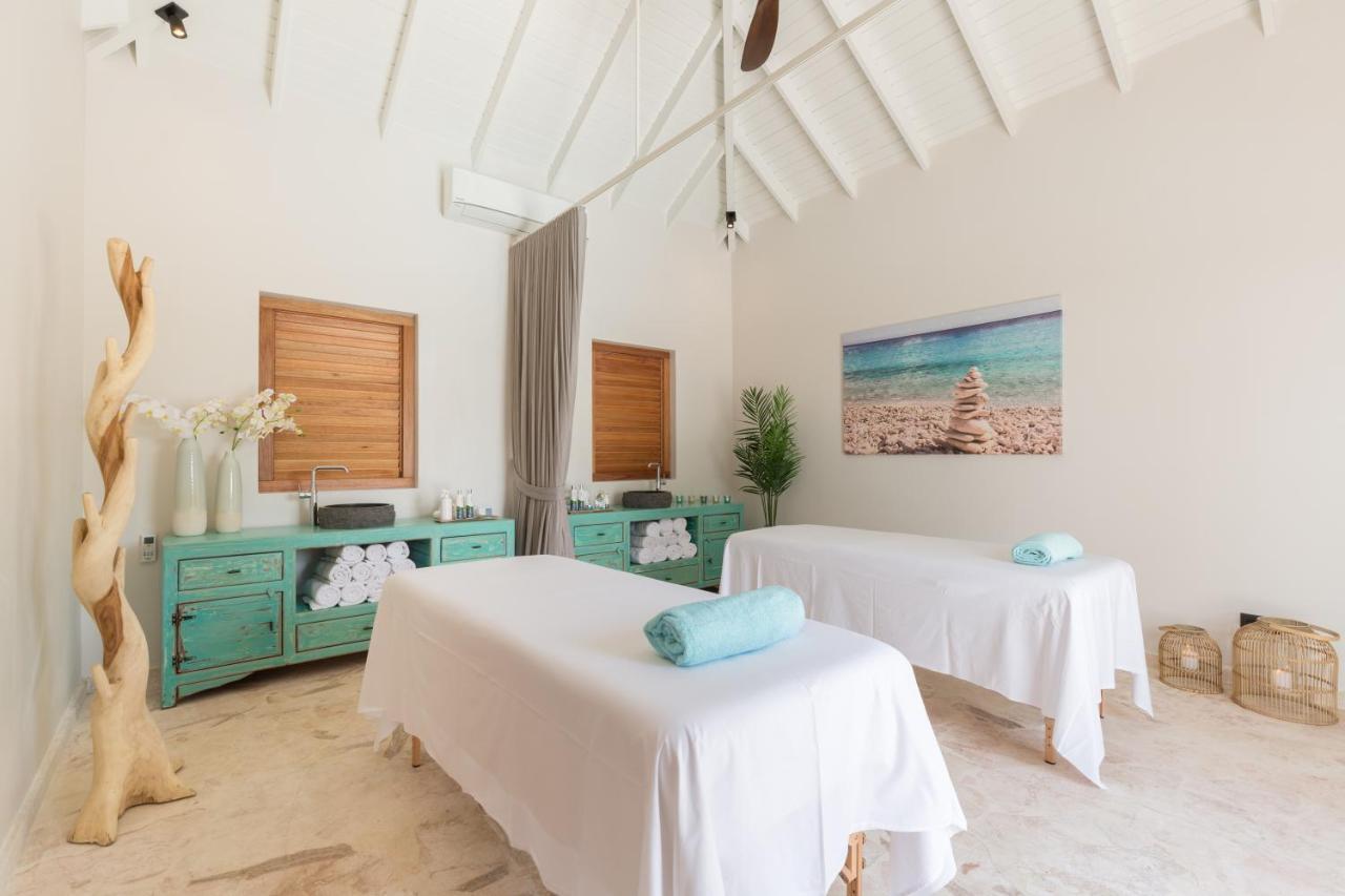 Dolphin Suites & Wellness Curacao Виллемстад Экстерьер фото